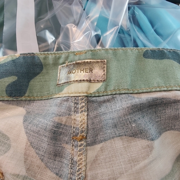 MOTHER Denim The Shaker Chop Crop Blue Green Camo Pants NWT Size 28 $218 - Picture 10 of 13